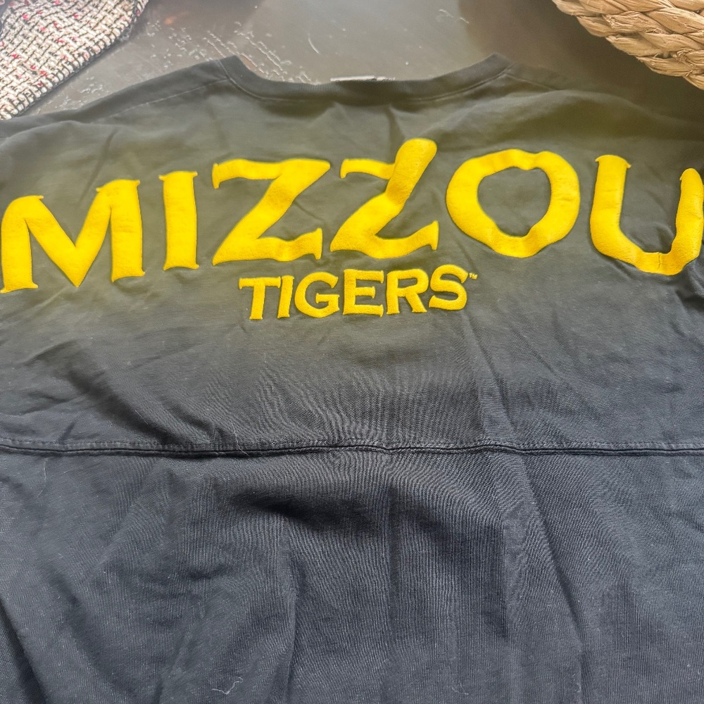 Black mizzou tigers shirt size XS
